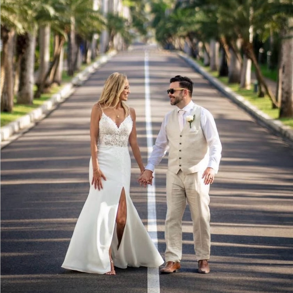 Elegant White Wedding Dress with Lace Bodice